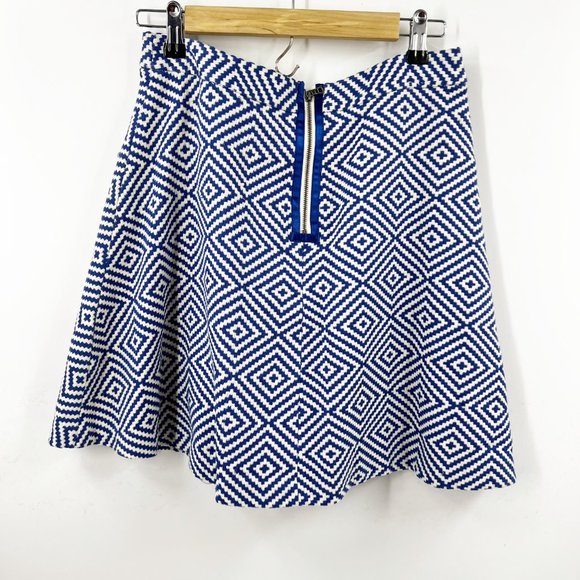Geometric Patterned Blue and White Skirt - Picture 4 of 7